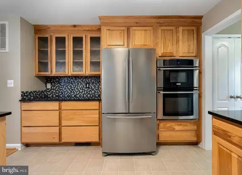 Kitchen - 18532 Cherryfield Rd, Drayden, MD 20630 photo 1 of 7