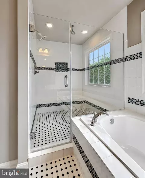 Bath - 18532 Cherryfield Rd, Drayden, MD 20630 photo 4 of 7