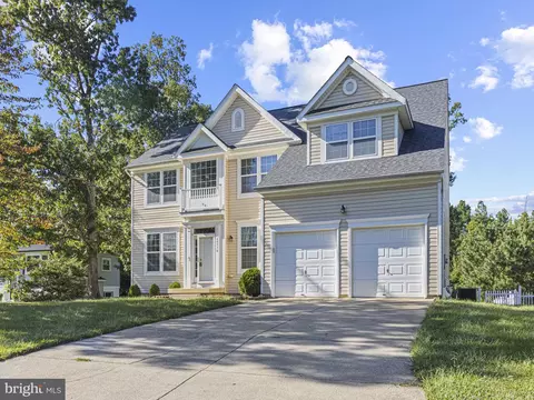 45370 Barefoot Dr, California, MD 20619