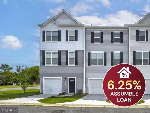 22501 E Maxine Way, Great Mills, MD 20634