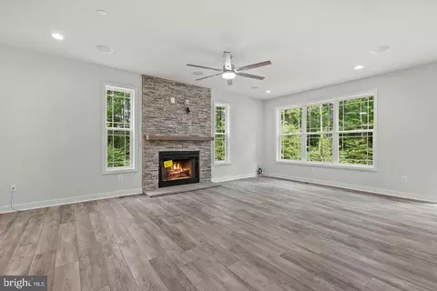 Living - 18645 Hebb Way, Drayden, MD 20630 photo 3 of 5