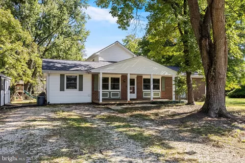 21388 Lynn Dr, Lexington Park, MD 20653