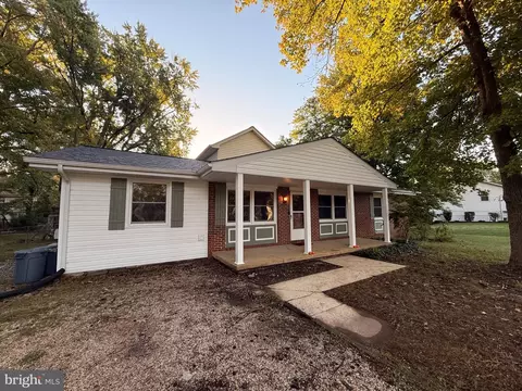 21388 Lynn Dr, Lexington Park, MD 20653