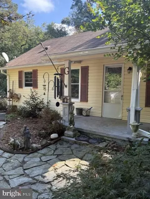 48135 Waterview Dr, Saint Inigoes, MD 20684