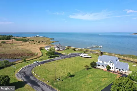 16 Hammock Pointe, Crisfield, MD 21817