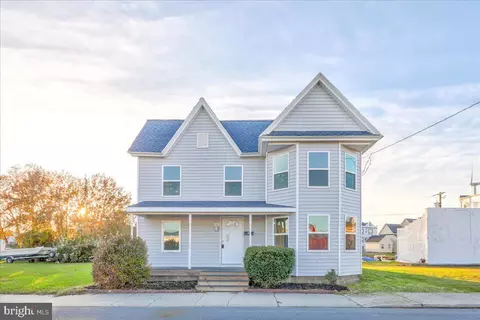 10 S 4th St, Crisfield, MD 21817