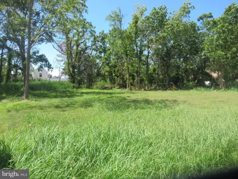 209 N 1st St, Crisfield, MD 21817