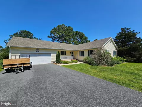 4926 Joshua Thomas Rd, Crisfield, MD 21817