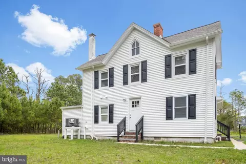 3223 Tom Coulbourne Rd, Crisfield, MD 21817