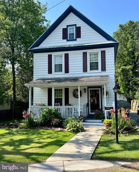 5 Cove St, Crisfield, MD 21817