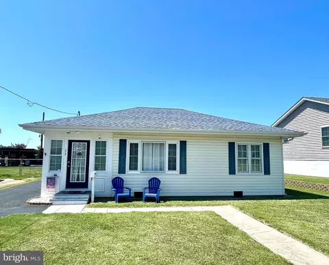 33 Wynfall Ave, Crisfield, MD 21817