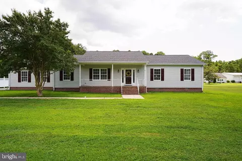 27147 Oriole Rd, Princess Anne, MD 21853