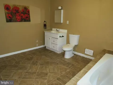 Bath - 2900 Byrdtown Rd, Crisfield, MD 21817 photo 4 of 4