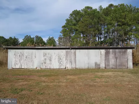 Exterior - 2900 Byrdtown Rd, Crisfield, MD 21817 photo 5 of 9