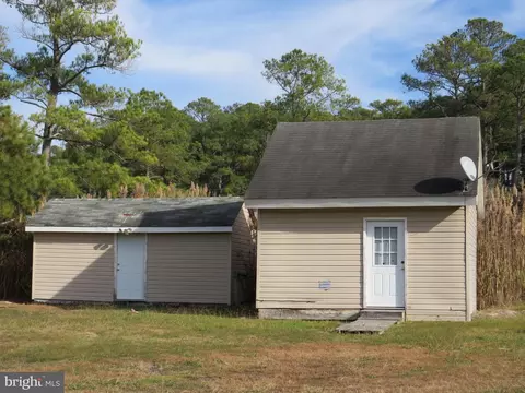 Exterior - 2900 Byrdtown Rd, Crisfield, MD 21817 photo 4 of 9
