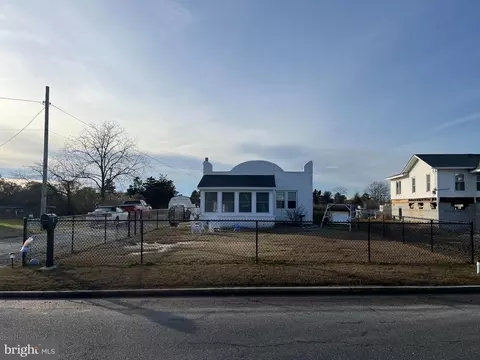 15 Wynfall Ave, Crisfield, MD 21817