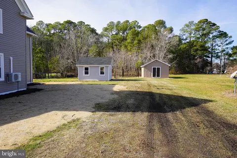 Exterior - 26692 Old State Rd, Crisfield, MD 21817 photo 8 of 10