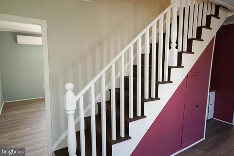 Entry Way - 26692 Old State Rd, Crisfield, MD 21817 photo 1 of 6