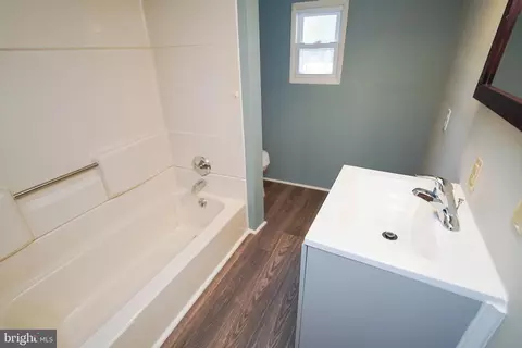 Bath - 26692 Old State Rd, Crisfield, MD 21817 photo 1 of 9
