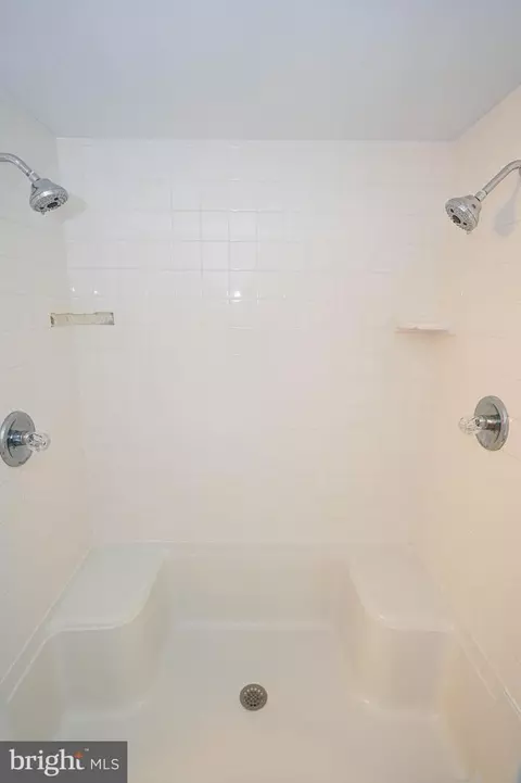 Bath - 26692 Old State Rd, Crisfield, MD 21817 photo 8 of 9