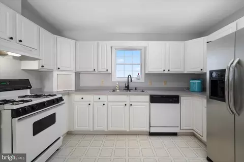 Kitchen - 8074 Riverview Rd, Westover, MD 21871 photo 2 of 5