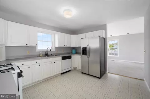 Kitchen - 8074 Riverview Rd, Westover, MD 21871 photo 3 of 5