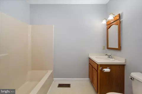 Bath - 8074 Riverview Rd, Westover, MD 21871 photo 1 of 3