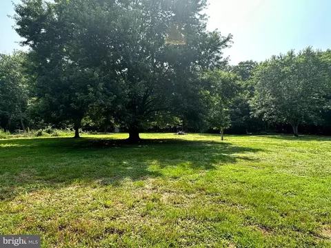 8470 River Rd, Westover, MD 21871