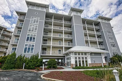 101 Williams St #303, Crisfield, MD 21817