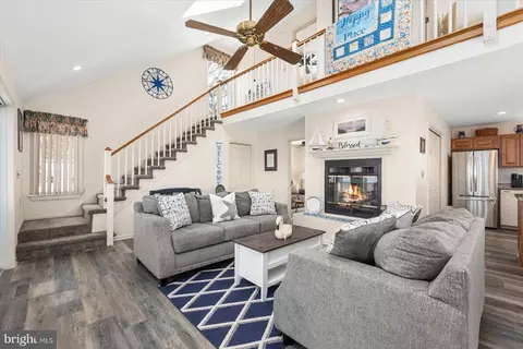 Living - 8078 Riverview Rd, Westover, MD 21871 photo 17 of 21