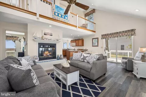 Living - 8078 Riverview Rd, Westover, MD 21871 photo 15 of 21