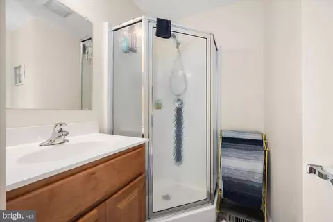Bath - 8078 Riverview Rd, Westover, MD 21871 photo 4 of 6