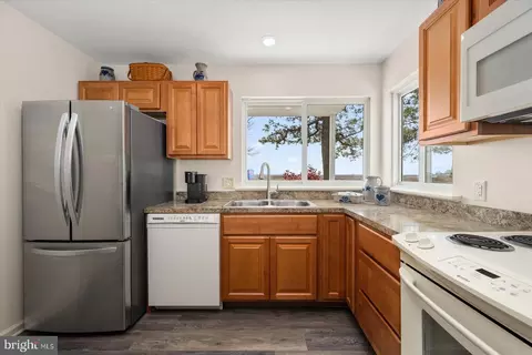Kitchen - 8078 Riverview Rd, Westover, MD 21871 photo 5 of 5