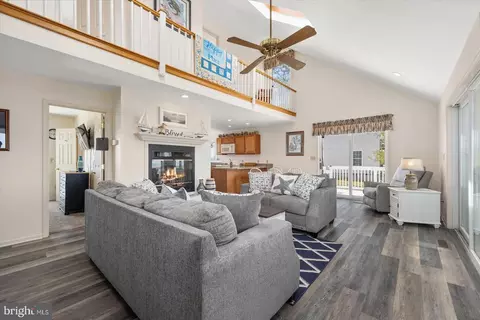 Living - 8078 Riverview Rd, Westover, MD 21871 photo 16 of 21