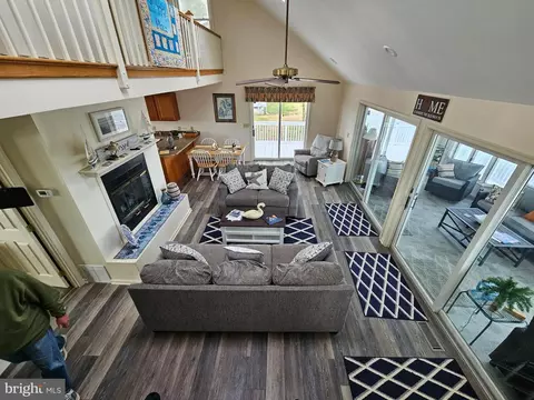 Living - 8078 Riverview Rd, Westover, MD 21871 photo 13 of 21