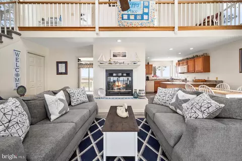 Living - 8078 Riverview Rd, Westover, MD 21871 photo 14 of 21
