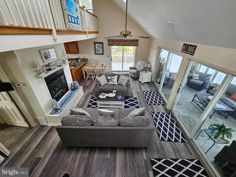 Living - 8078 Riverview Rd, Westover, MD 21871 photo 5 of 21