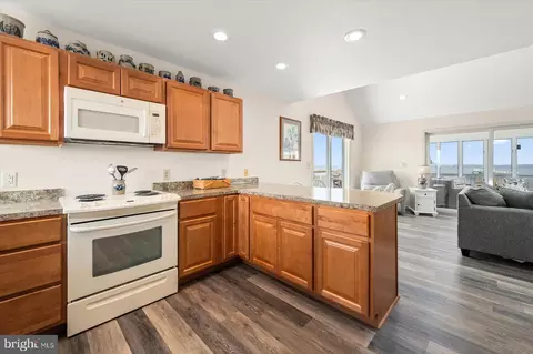 Kitchen - 8078 Riverview Rd, Westover, MD 21871 photo 4 of 5