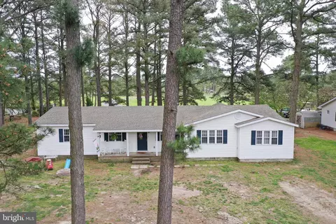 5059 Manokin Rd, Crisfield, MD 21817