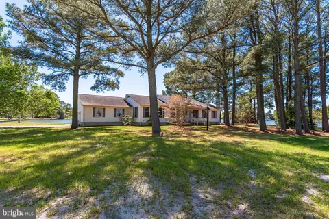 5165 Debra Rd, Crisfield, MD 21817