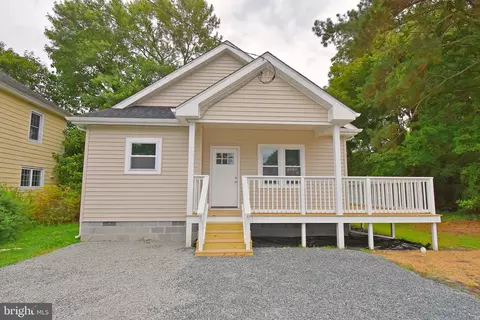 30409 Oak St, Princess Anne, MD 21853
