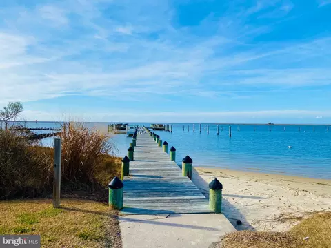 View/Area - 41 Wynfall Ave, Crisfield, MD 21817 photo 3 of 10