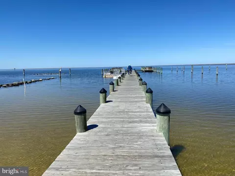 View/Area - 41 Wynfall Ave, Crisfield, MD 21817 photo 2 of 10