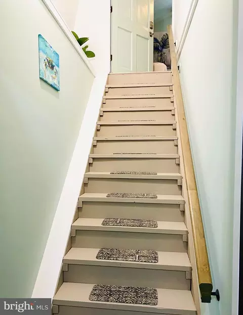 Entry Way - 41 Wynfall Ave, Crisfield, MD 21817 photo 3 of 3