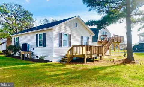 Exterior - 41 Wynfall Ave, Crisfield, MD 21817 photo 1 of 16