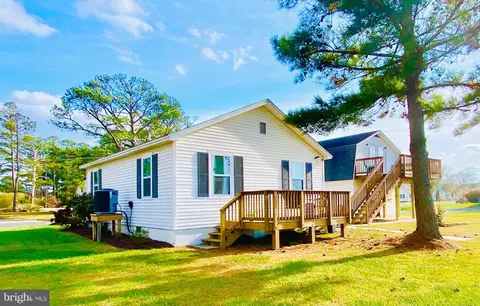 Exterior - 41 Wynfall Ave, Crisfield, MD 21817 photo 5 of 16