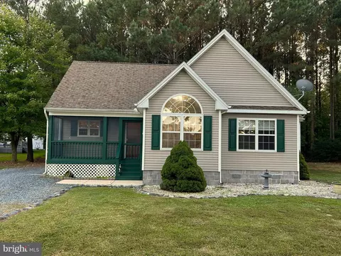 3710 Lauren Ct, Crisfield, MD 21817