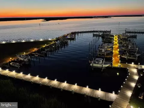 102 Williams St #506, Crisfield, MD 21817