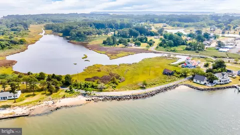 10587 Harrison Point Rd, Deal Island, MD 21821