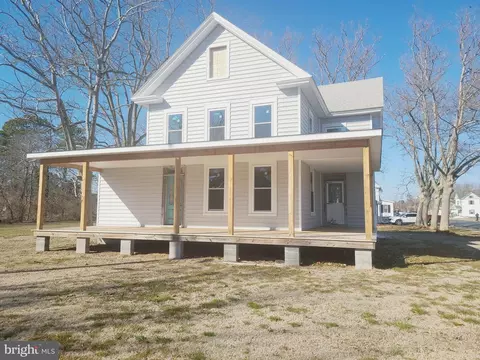 2 W Main St, Crisfield, MD 21817